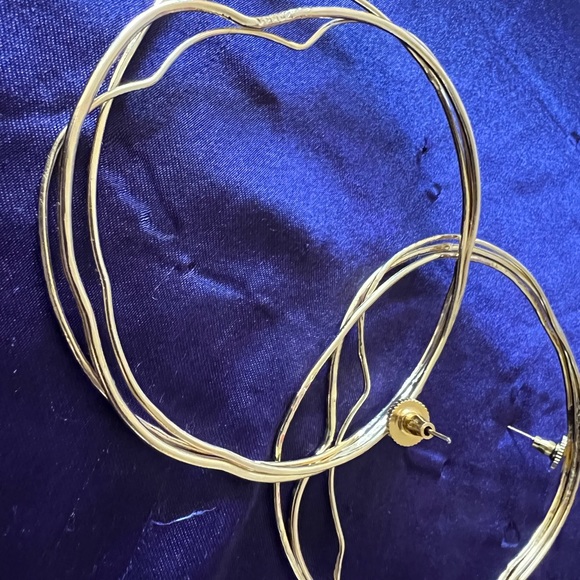 Unique hoops - Picture 3 of 4